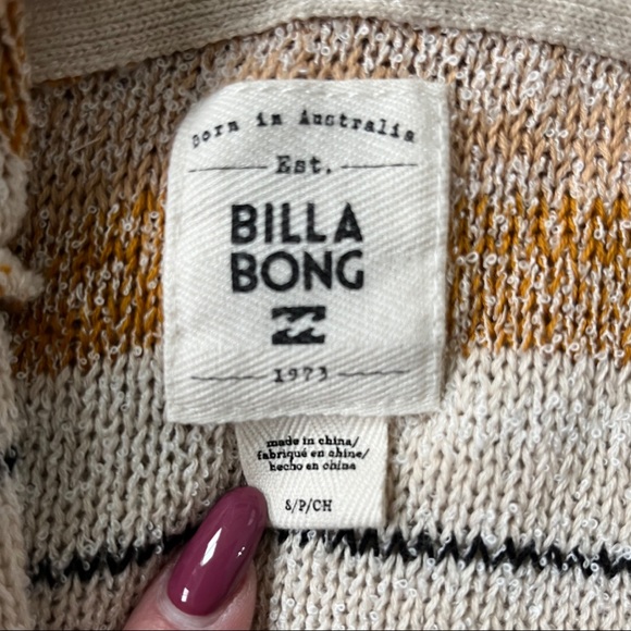 Billabong light poncho, size small - Picture 2 of 2